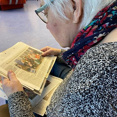 Götzenhain packt Weihnachtspakete - Hannelore Finkel