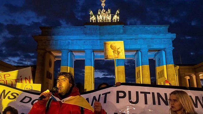 Demo Ukraine-Krieg Brandenburger Tor Titelbild