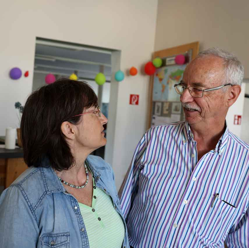 Das Ehepaar Eberlein unterrichtet Deutsch in der Petrusgemeinde in Kelsterbach