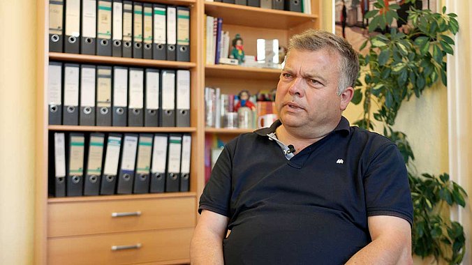 Thomas Groll in seinem Büro