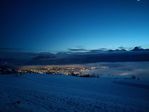 Panorama: Dorf bei Nacht