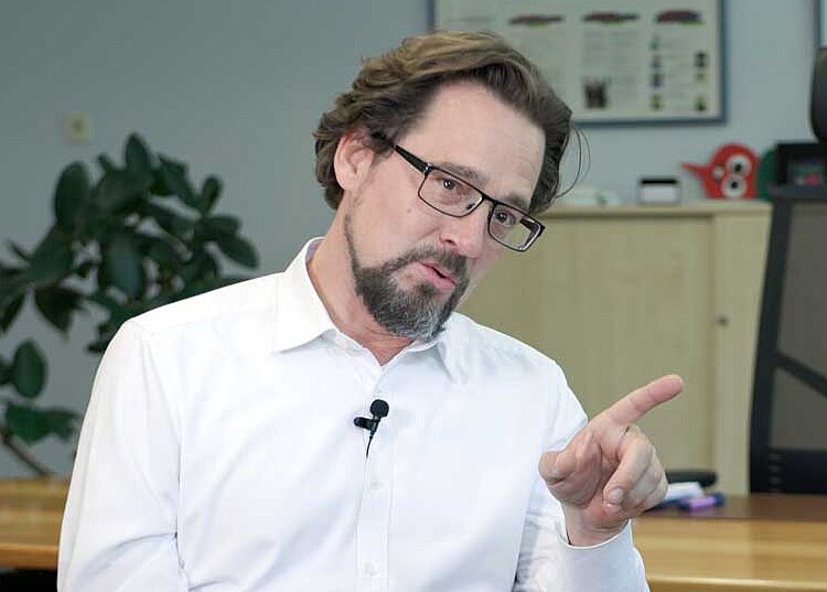 Tobias Wilbrand in seinem Büro