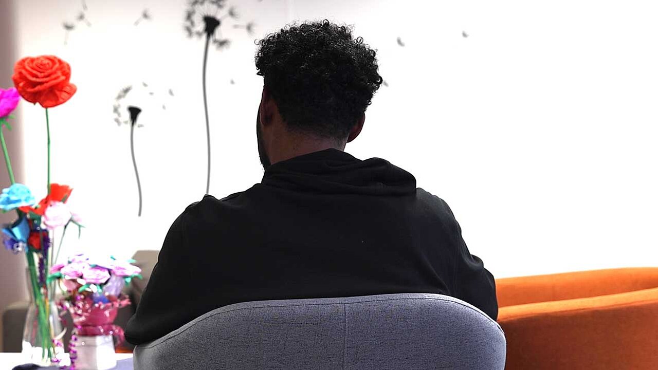 Sudanese in Rückenansicht