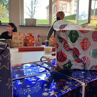 Götzenhain packt Weihnachtspakete - Geschenke