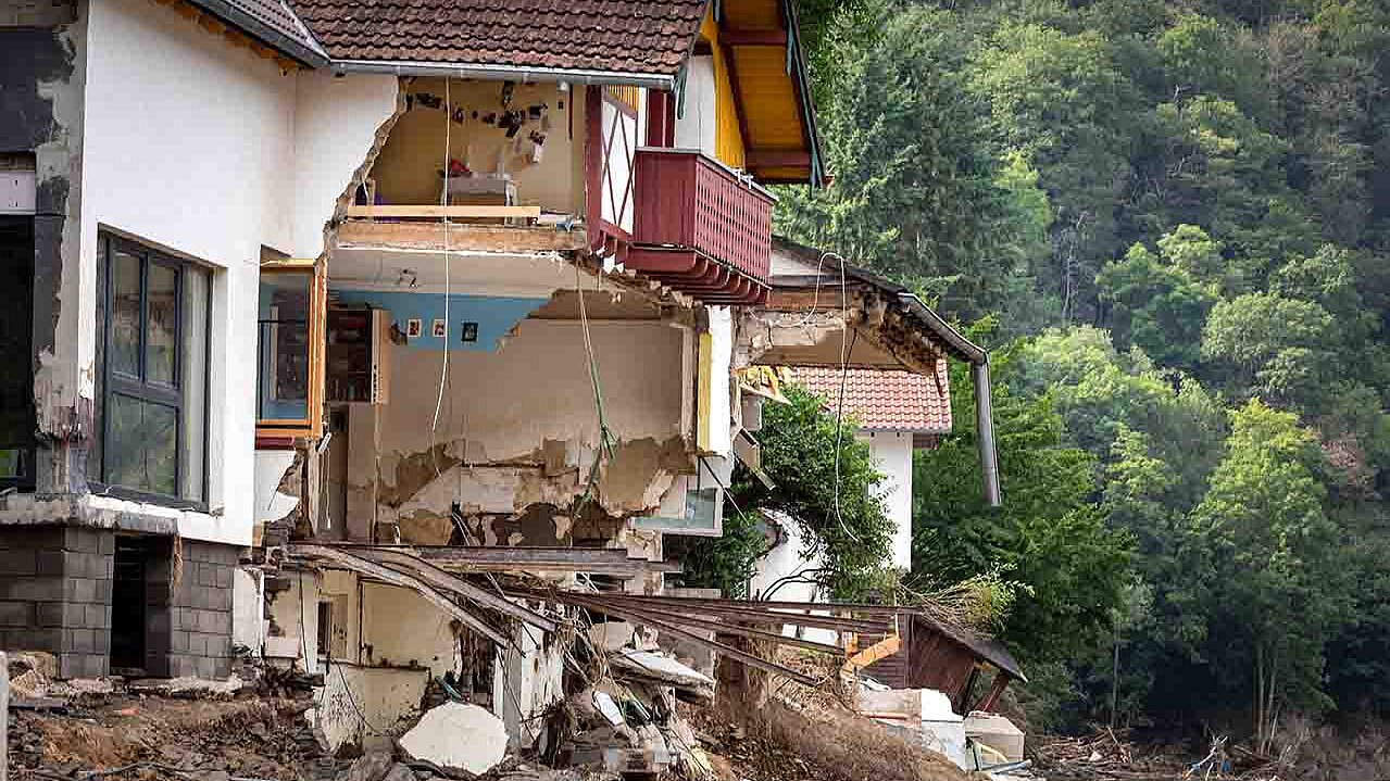 Häuser sind durch die Ahrflut zerstört