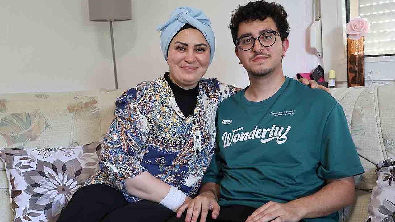 Ilham Khaskiyeh und ihr Sohn Mohammed