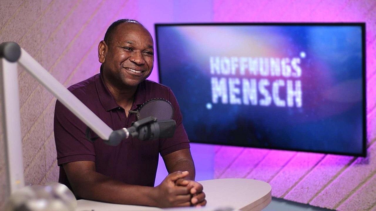 Yassir Eric zu Gast im Hoffnungsmensch-Podcast