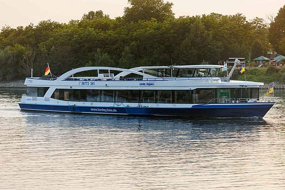 Samstagabend: Party auf dem Schiff