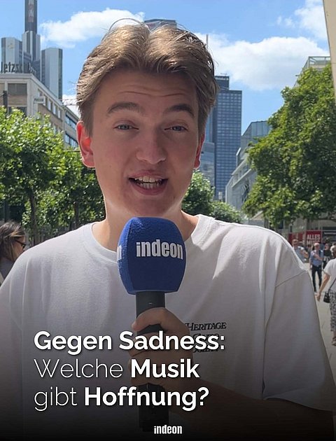 Unser Reporter Hendrik fragt auf der Zeil: Welche Musik gibt dir Hoffnung?