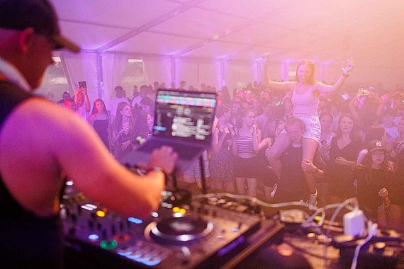 Party im Festzelt