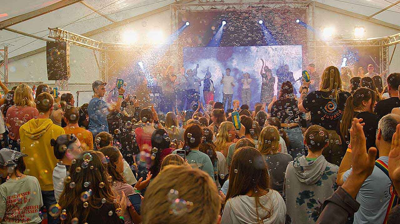 Gute Stimmung beim Jugendkirchentag in Biedenkopf 2024