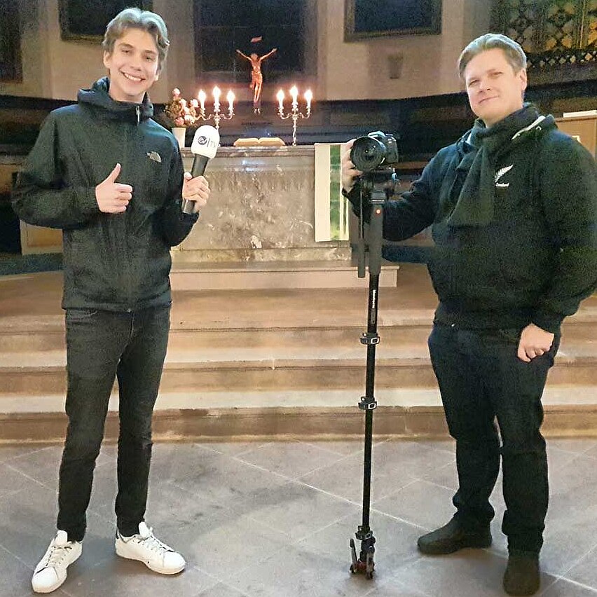 Marcel (von links) und Jörn gemeinsam auf dem Dreh in Wolfskehlen