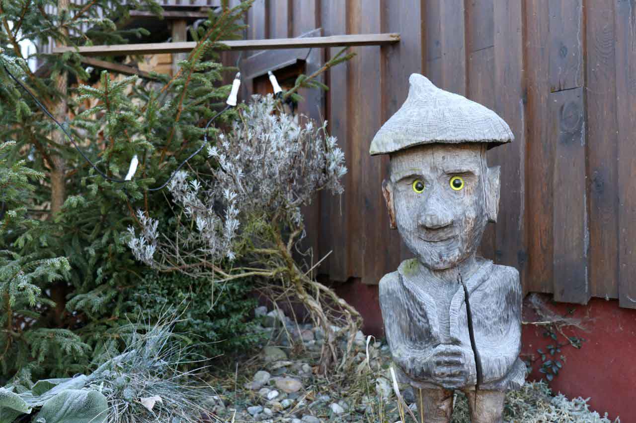 Troll-Figur aus Holz