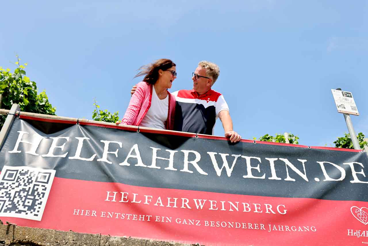 Pamy Koerner und Ruben Faust im Weinberg