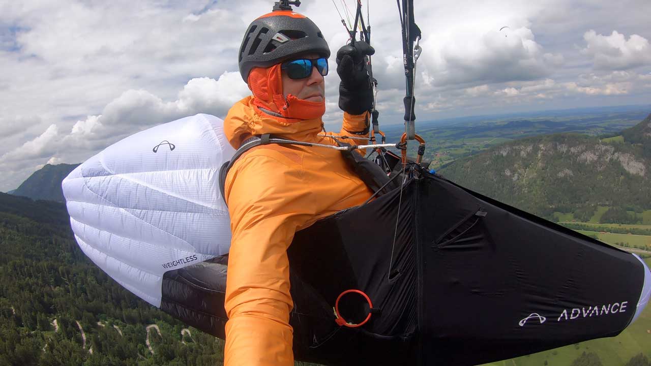 Klaus Hofmeister beim Gleitflug