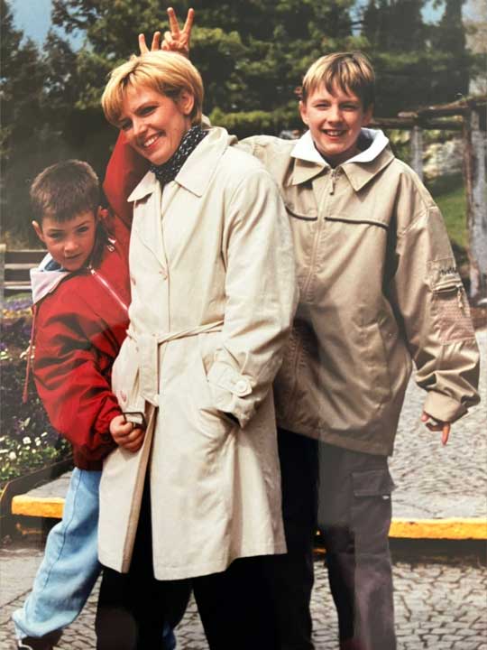 Mama Sabine und ihre beiden Söhne