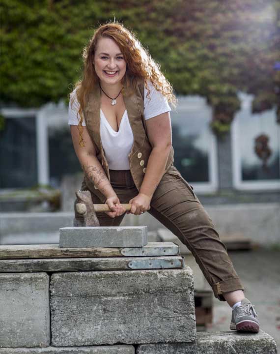 Steinmetzin Luisa Lüttich