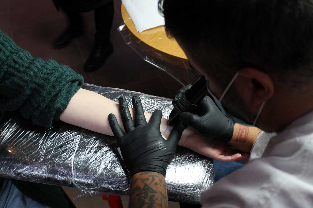 Tattoo stechen lassen in der katholischen Kirche