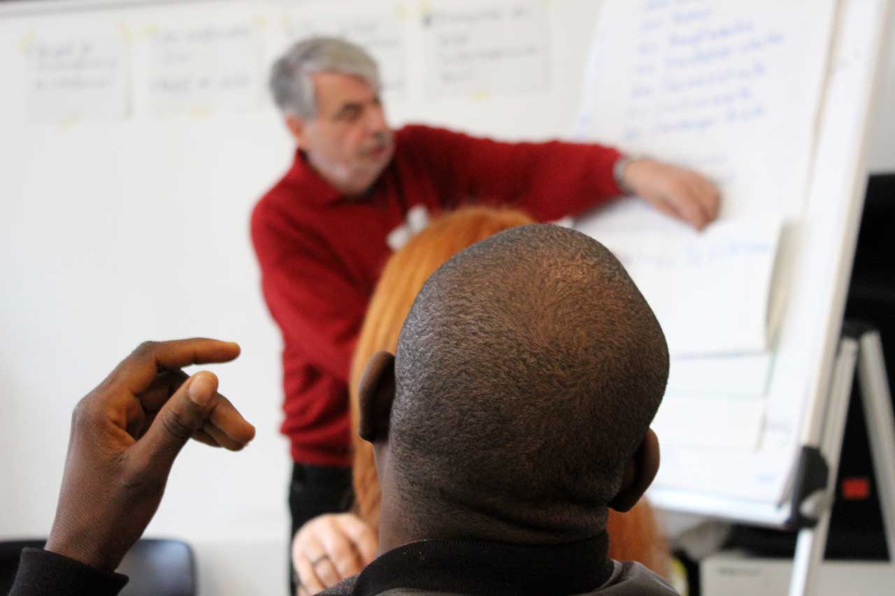 2013: Deutschunterricht für geflüchtete Menschen