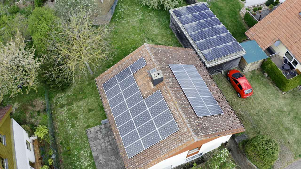 Photovoltaik auf dem Gemeindehaus der evangelischen Kirchengemeinde Bechenheim