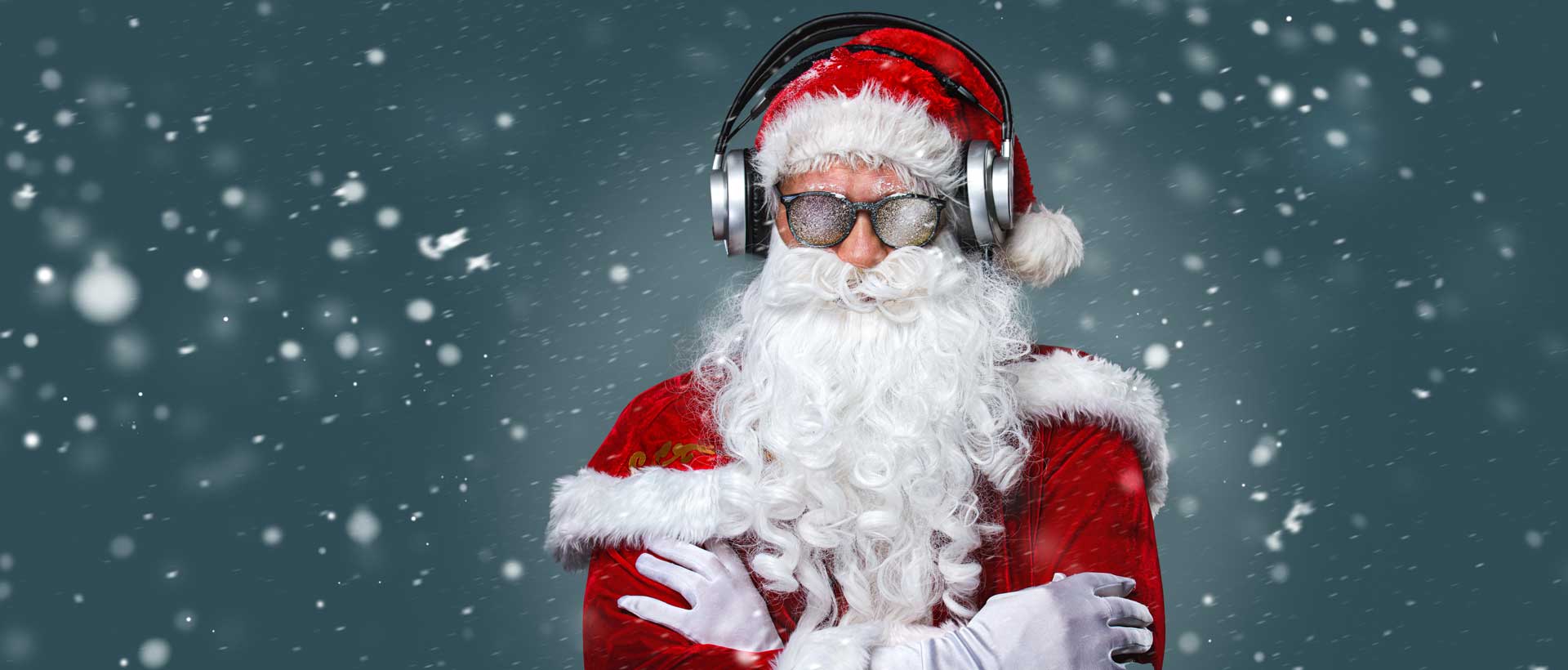 Der coole Weihnachtsmann hört Musik
