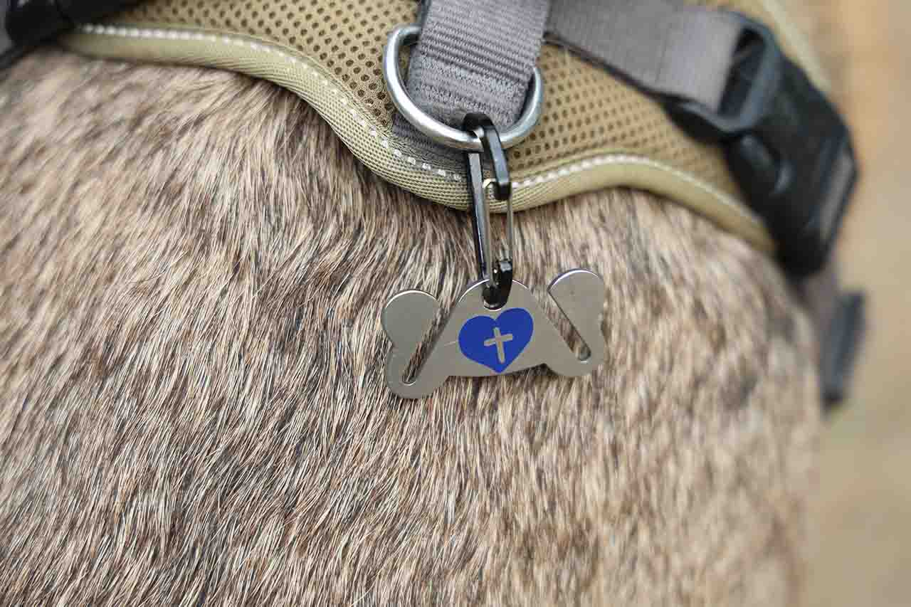 Anhänger mit Kreuz