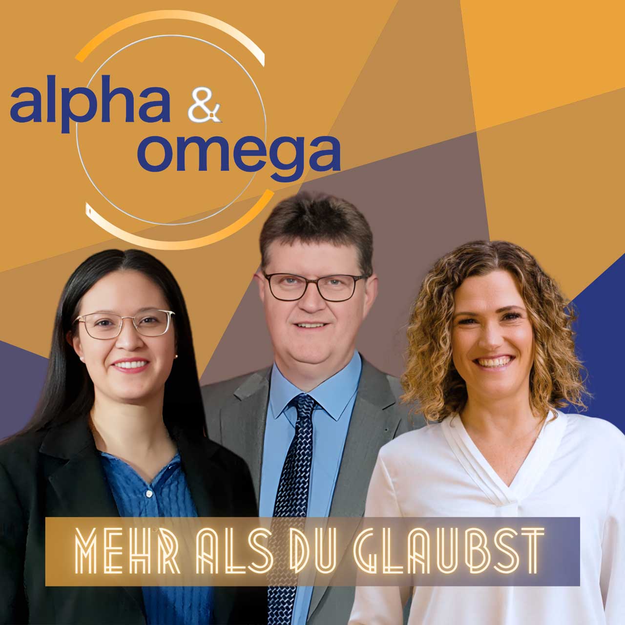 Die 3 Hosts des Podcasts - 2 Frauen, 1 Mann. Dazu das Logo. 