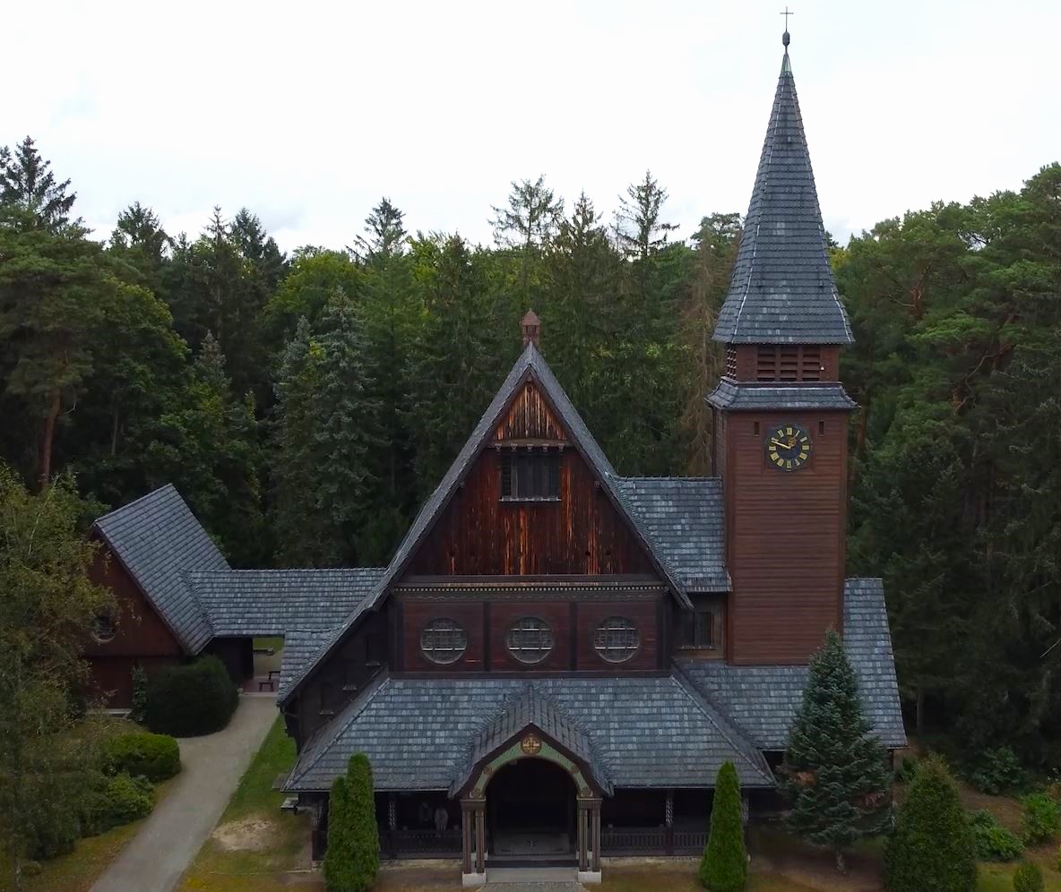 Bekannt aus der Netflix-Serie „Dark“- Die Friedhofskapelle in Stahnsdorf