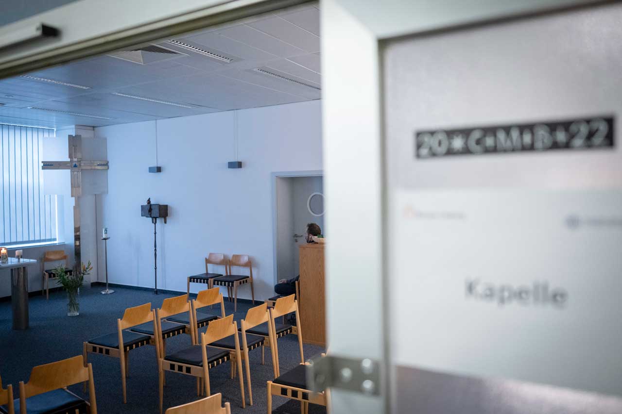 Der Raum der kirchlichen Flughafenseelsorge am Flughafen Frankfurt im Terminal 1.