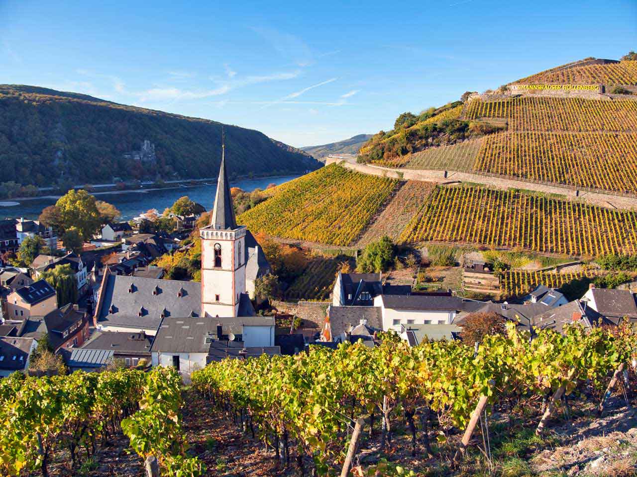 Das Zentrum von Assmannshausen am Rhein aus der Gemeinde Rüdesheim am Rhein