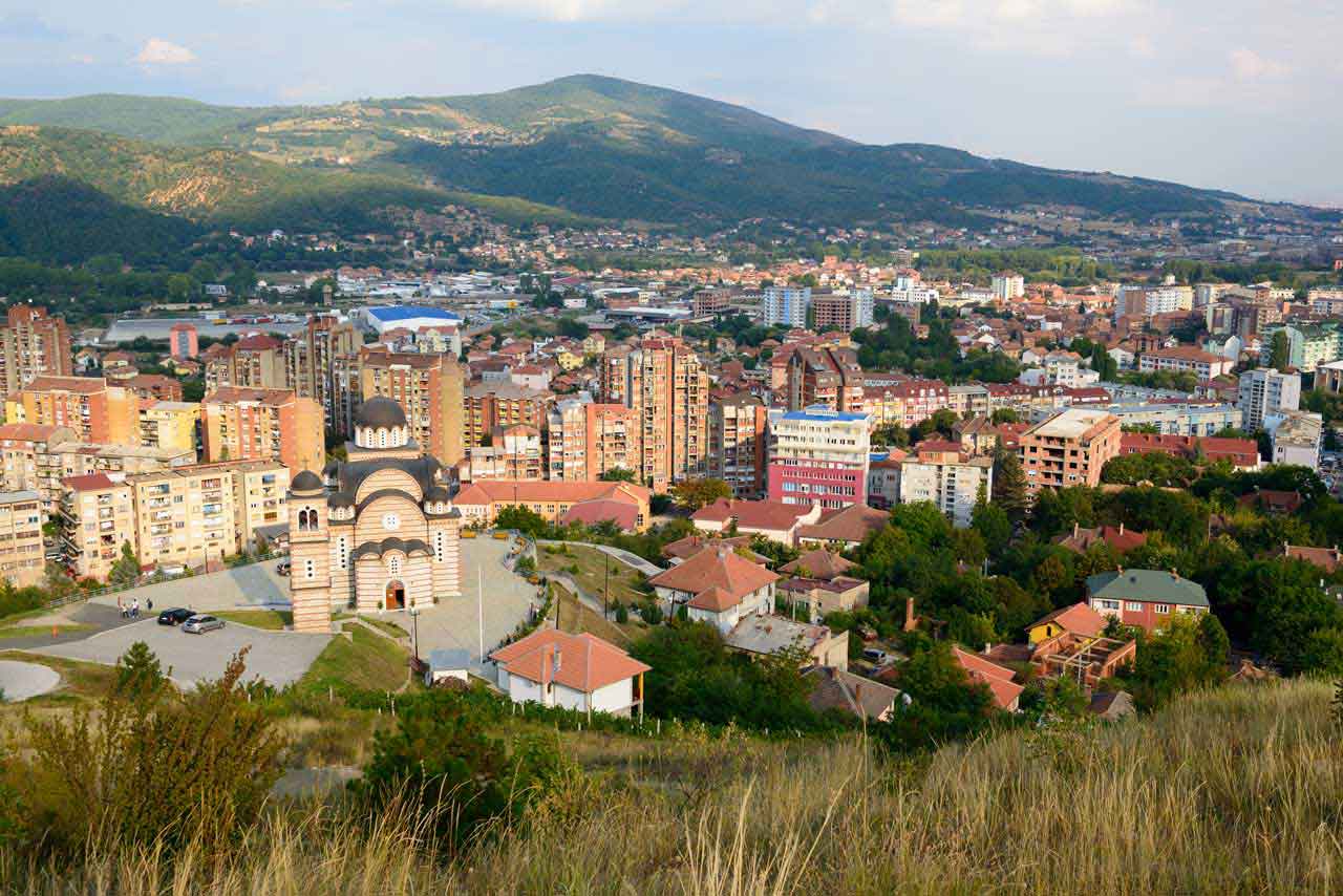Mitrovica vom Norden aus gesehen