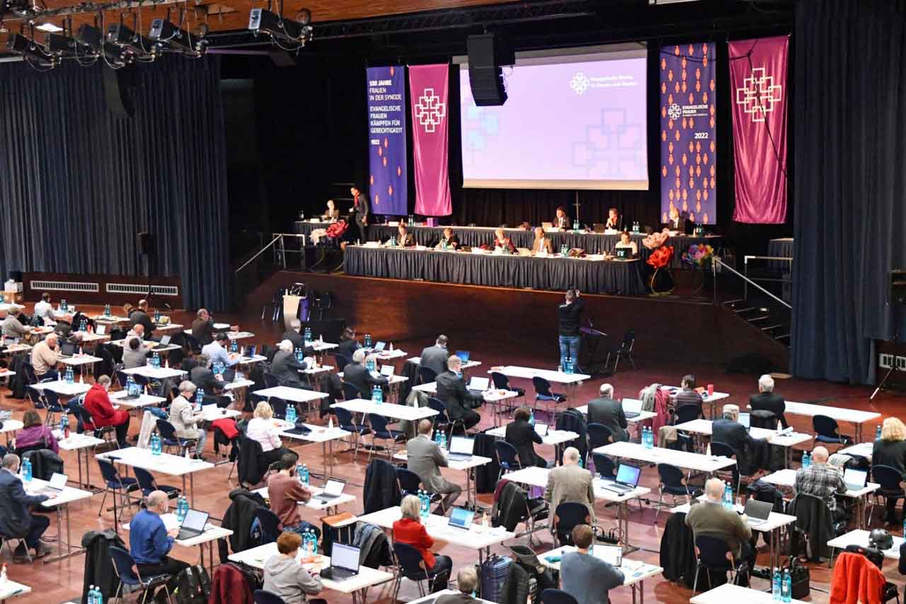 Die Kirchensynode der EKHN 2022 in der Offenbacher Stadthalle.