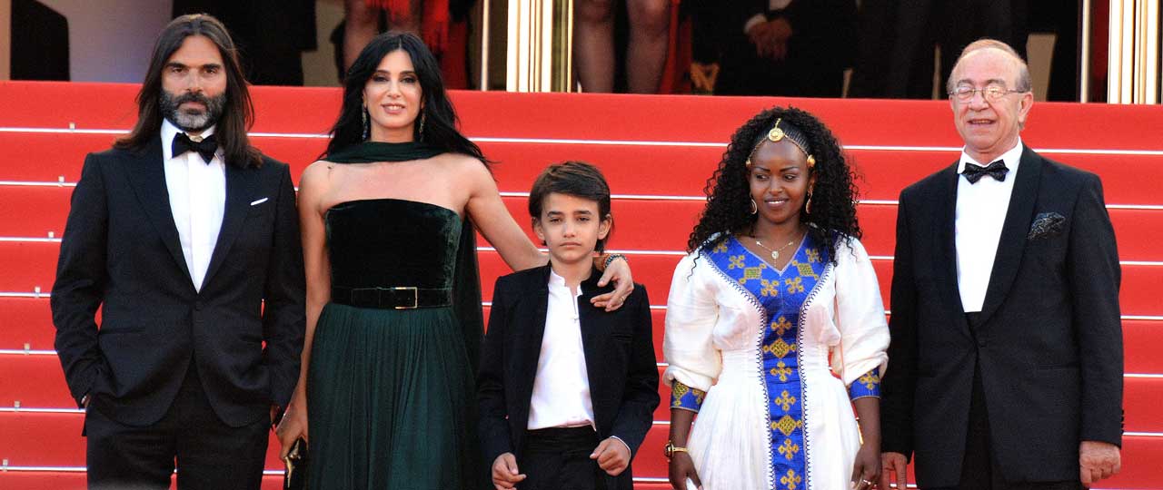 Darsteller:innen und Regisseurin bei der Premiere des Films in Cannes