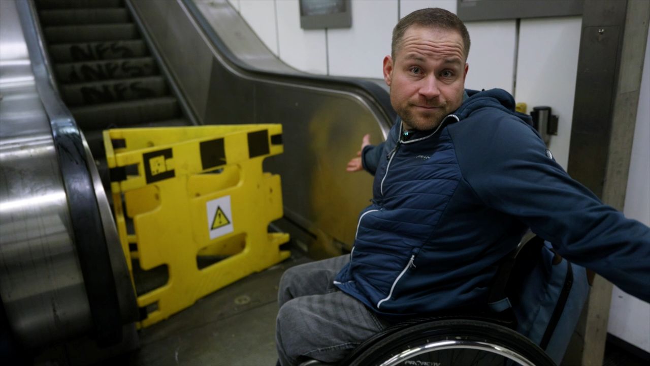 Lucas zeigt, wie barrierefreiheit im Alltag mit den Öffis eigentlich aussieht